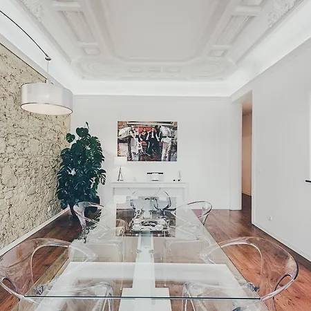 Master Deco Gem In City Center
